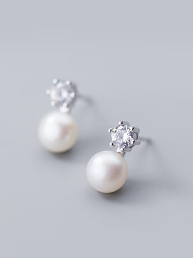 High Quality Round Shaped Artificial Pearl Silver Stud Earrings