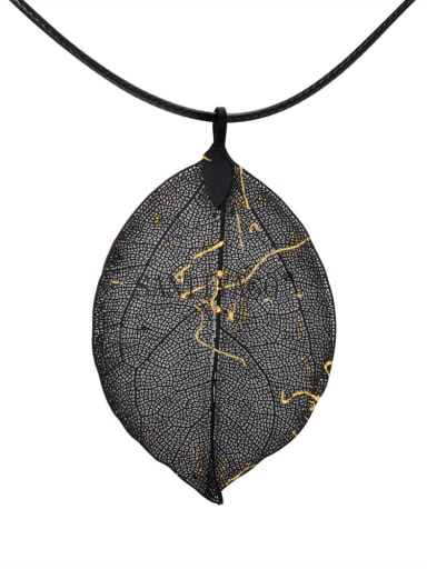 Fashionable Natural Leaf Artificial Leather Necklace