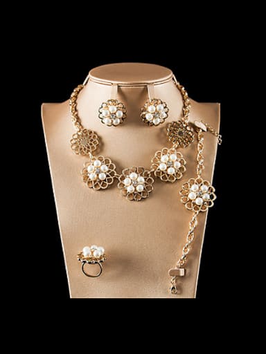 2018 Flower Artificial Pearl Four Pieces Jewelry Set
