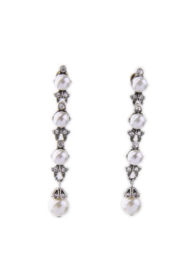 Artificial Pearls Elegant Drop Chandelier earring