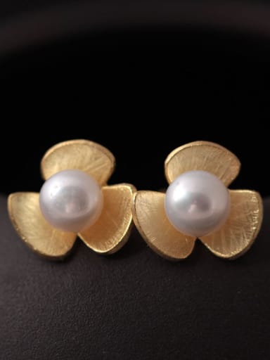 Flower Freshwater Pearls stud Earring