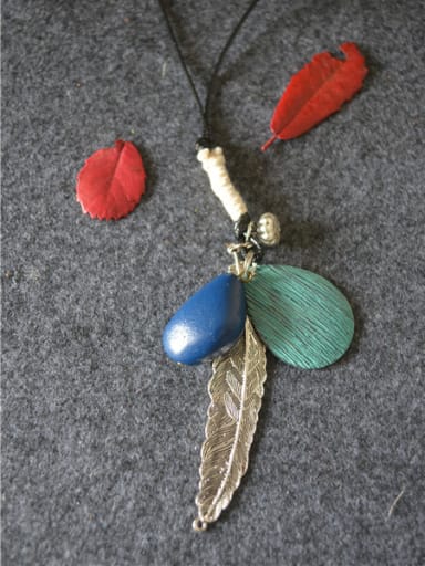 Women Vintage Leaf Shaped Necklace