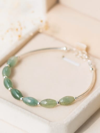 Women Elegant Oval Shaped Green Stone Bracelet