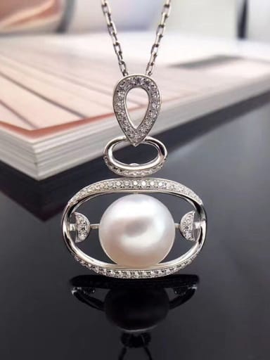 Exaggerated Freshwater Pearl Oblate Necklace