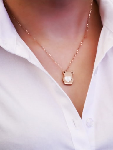 Little Bear Shell Pendant Clavicle Necklace