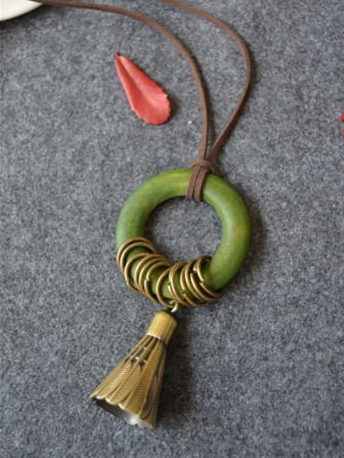 Wooden Round Shaped Tassel Necklace