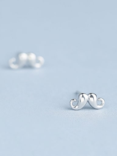 Exquisite Claw Shaped stud Earring