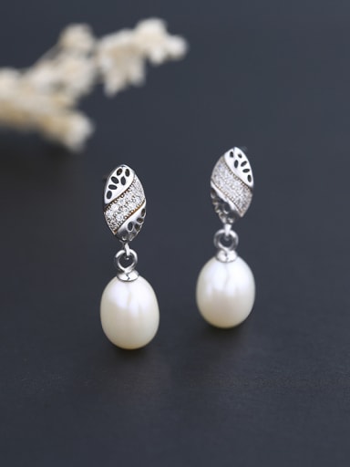 Fashion Freshwater Pearl Tiny Zirconias 925 Silver Stud Earrings