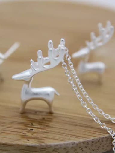 925 Sterling Silver With 18k White Gold Plated Cute Elk Pendant Necklace