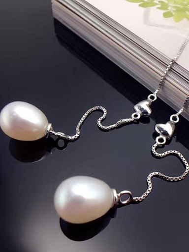Simple Freshwater Pearl Heart-shaped threader earring
