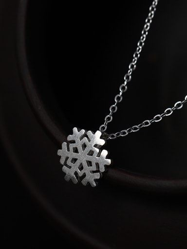 Romance Snowflake Women Clavicle Necklace