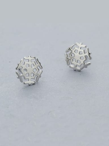Exquisite Snowflake Shaped Stud Earrings