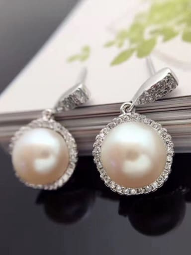 Fashion Round Freshwater Pearl stud Earring