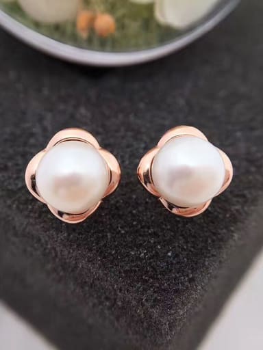 2018 Simple Freshwater Pearl Flower stud Earring