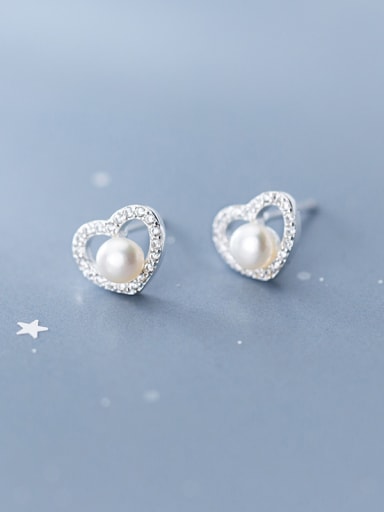 925 Sterling Silver With Platinum Plated Cute Heart Stud Earrings