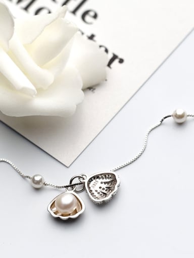 Sterling silver vintage synthetic pearl shell-shape necklace