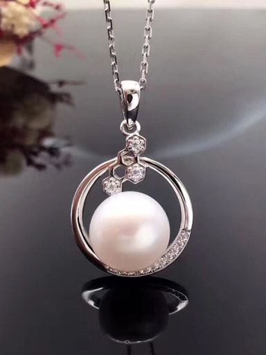 Fashion Freshwater Pearl Hollow Round Necklace