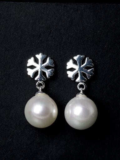 Simple Shell Pearl Little Snowflake 925 Silver Stud Earrings
