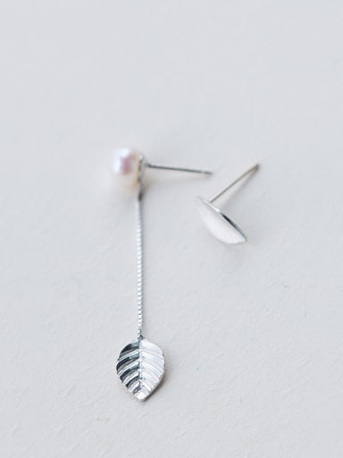 Elegant Leaf Shaped Artificial Pearl Asymmetric Drop Earrings
