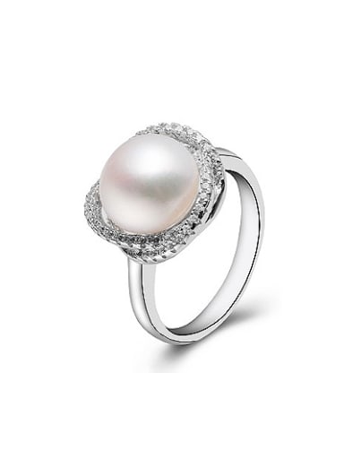2018 Fashion Freshwater Pearl Flower-shaped Ring