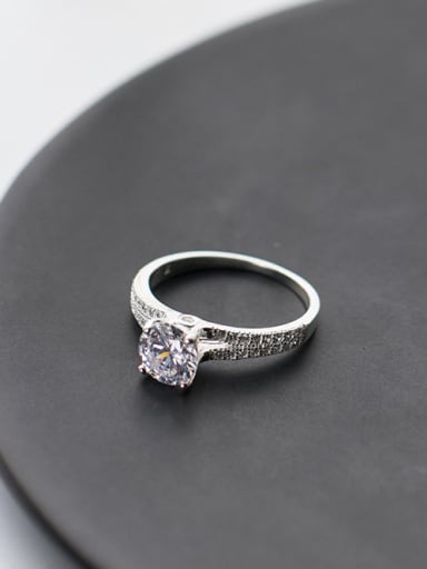 Shimmering Round Shaped Zircon S925 Silver Ring