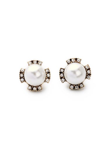 Artifical Pearls Small stud Earring