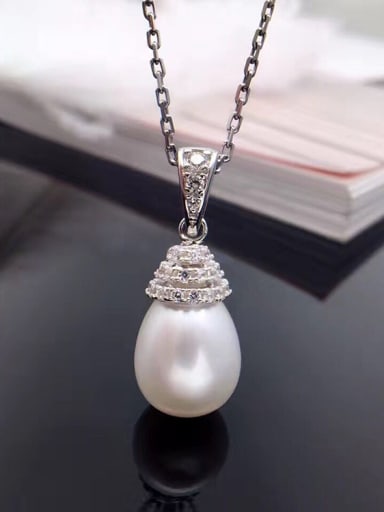 Water Drop shaped Freshwater Pearl Necklace