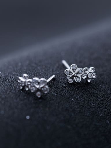 Exquisite Flower Shaped S925 Silver Rhinestones Stud Earrings