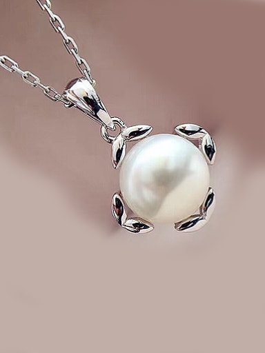 Freshwater Pearl Four-leaf Flower Necklace