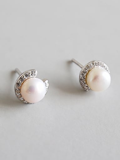 925 Sterling Silver  Round Pearl Stud Earring