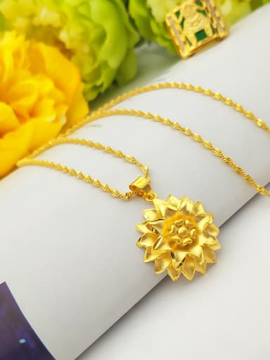Women Exquisite Flower Shaped Necklace