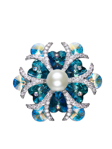 Flower-shaped Crystal Pearl Brooch