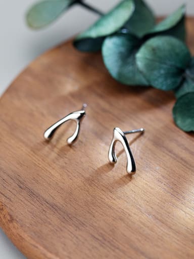 Sterling silver V-shaped simple stud earrings