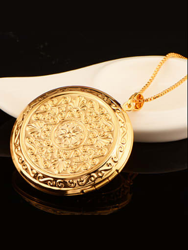 Classical Flowery Round Box Necklace