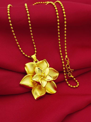 Exquisite Flower Shaped Women Necklace