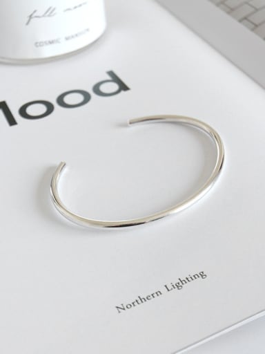 Sterling silver minimalist style glossy silver open bracelet