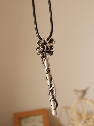Vintage Antique Silver Plated Flower Necklace