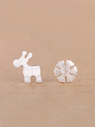 Mini-deer Snowflake Silver stud Earring