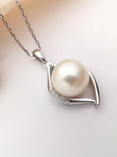 Fashion Freshwater Pearl Water Drop shaped Necklace