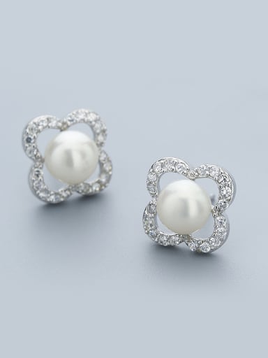 Elegant Freshwater Pearl Shiny Zirconias Flower 925 Silver Stud Earrings