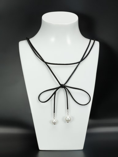 The new Platinum Plated Pearl Round Choker with White