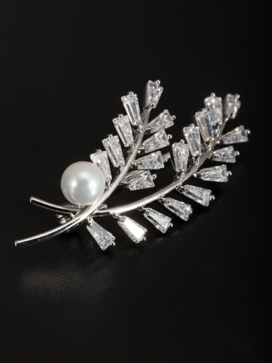Model No XY09039 Platinum Plated Pearl White Lapel Pins & Brooche