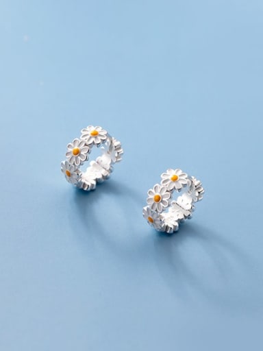 925 Sterling Silver Flower Minimalist Huggie Earring