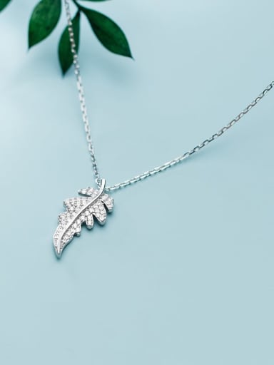 925 Sterling Silver Cubic Zirconia Dainty Leaf Pendant Necklace
