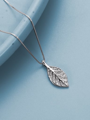 NS872 ? Platinum ? 925 Sterling Silver Cubic Zirconia Leaf Minimalist Necklace