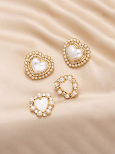 Brass Imitation Pearl Heart Minimalist Stud Earring