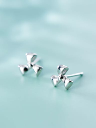 925 Sterling Silver Minimalist Smoot Small  Flower Stud Earring