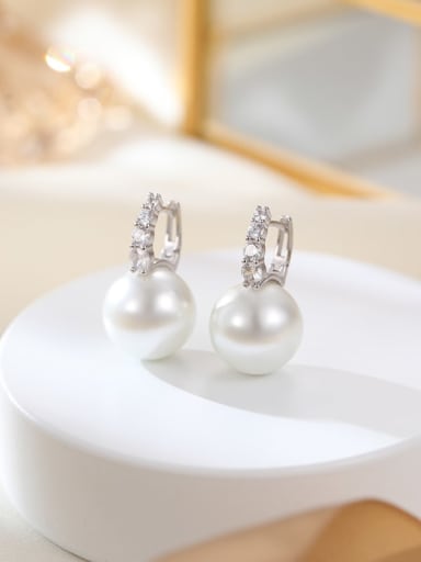 ES2579 [White Platinum] 925 Sterling Silver Imitation Pearl Geometric Minimalist Huggie Earring