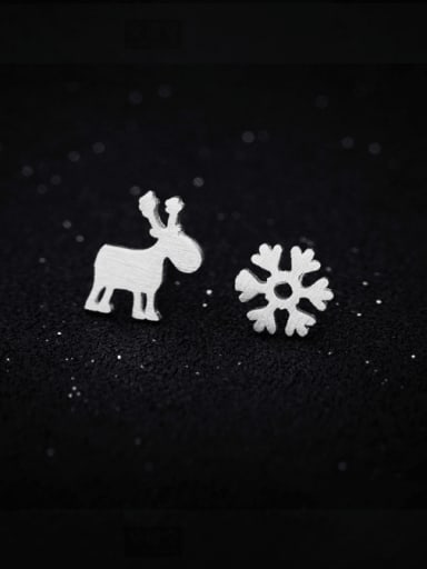 925 Sterling Silver  Cute Asymmetrical Brushed Christmas Moose Snowflakes Stud Earring