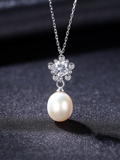White 8A01 925 Sterling Silver Imitation Pearl Flower Minimalist Necklace